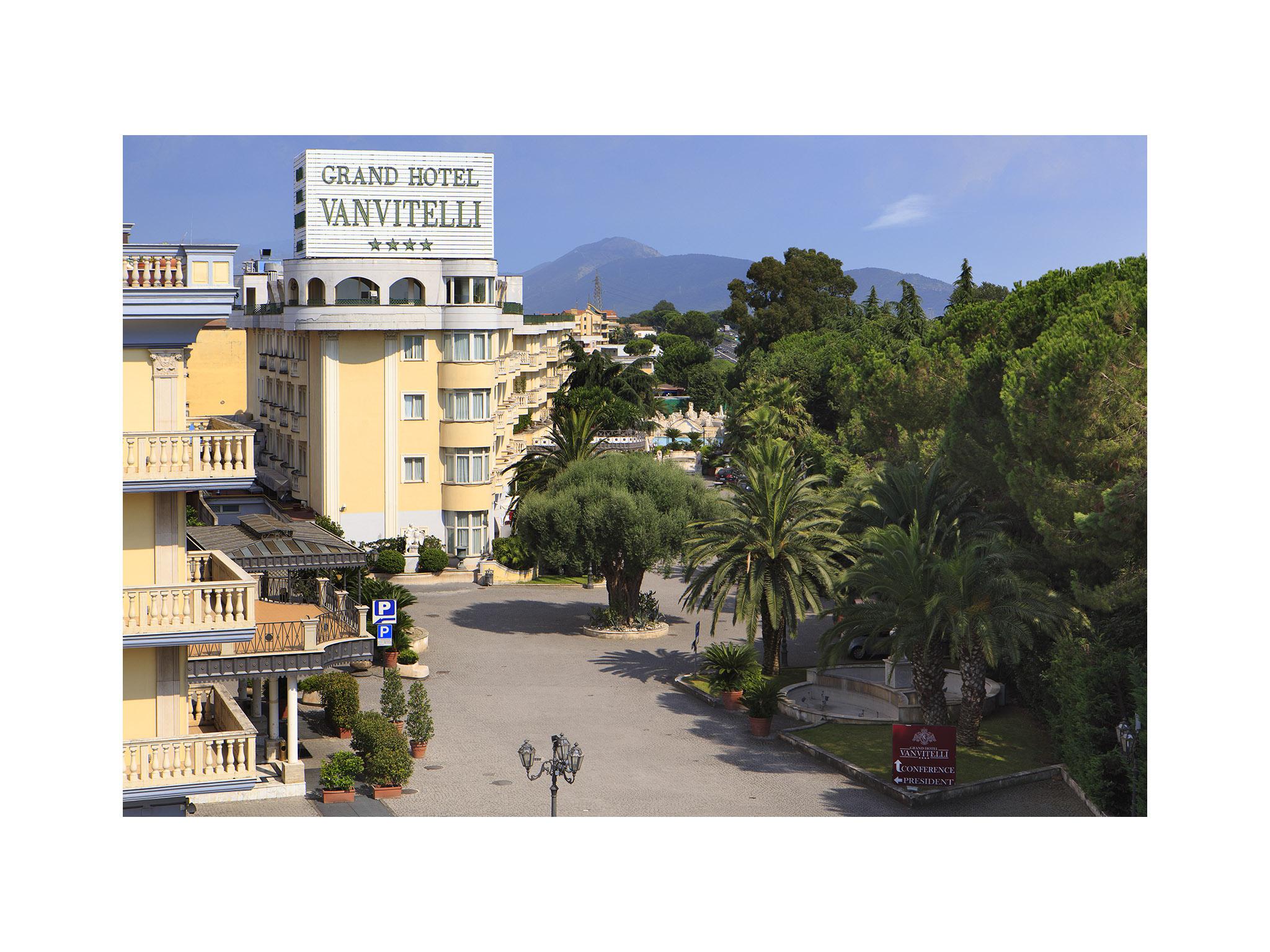 Grand Hotel Vanvitelli Caserte Extérieur photo